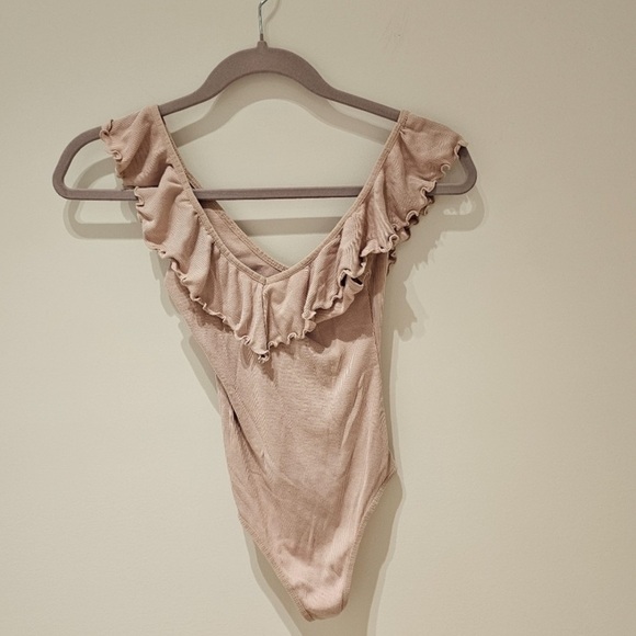 Wilfred Danette Ruffle Trim Sleeveless Bodysuit XXS Pale Pink - Picture 3 of 7